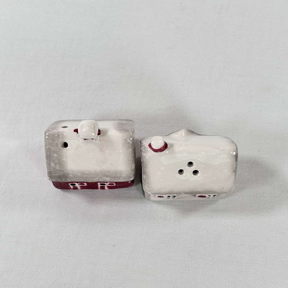 Cottage House Barn Salt Pepper Shakers Set Christmas Snow Winter Ceramic Vintage - Picture 7 of 9